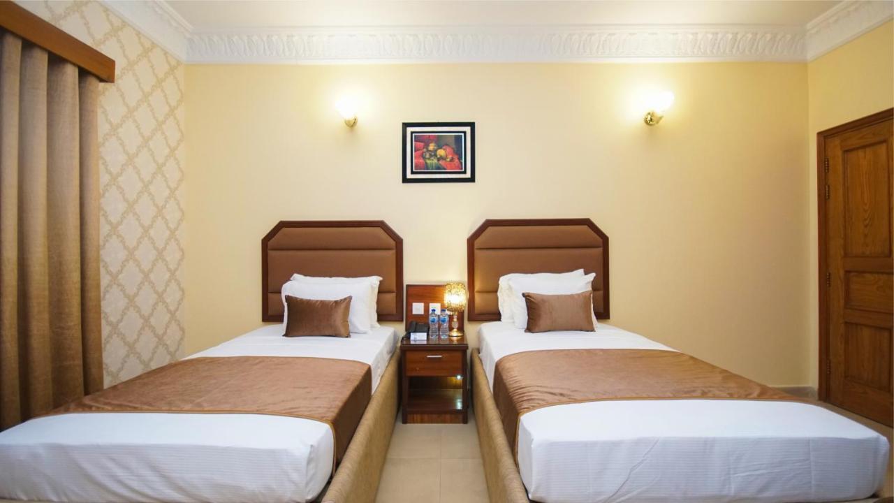 World Inn Hotel Karachi Exterior foto