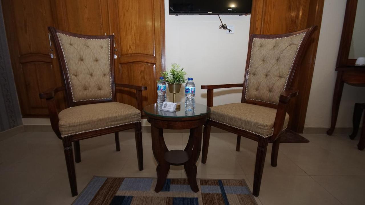 World Inn Hotel Karachi Exterior foto