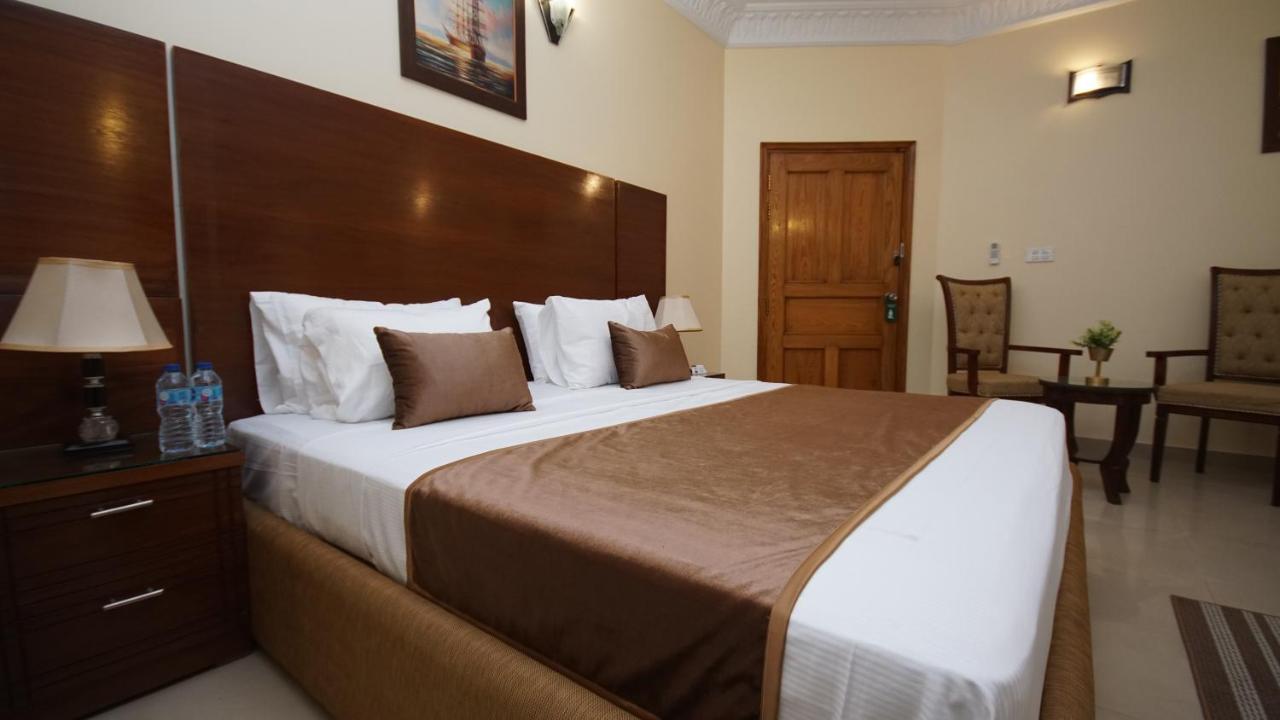 World Inn Hotel Karachi Exterior foto