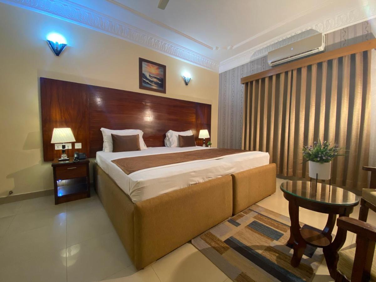 World Inn Hotel Karachi Exterior foto